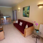 Leon Finca Montimar *